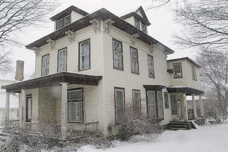211MapleStManisteeMI