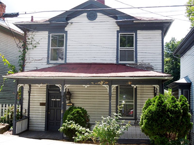 938-W-Beverley-St-Staunton-VA-24401