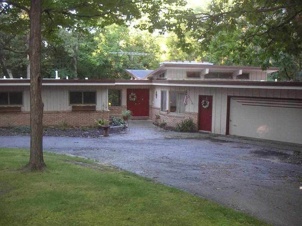 Mid Century Modern Ranch On Private 1 71 Acre Wooded Lot Circa
