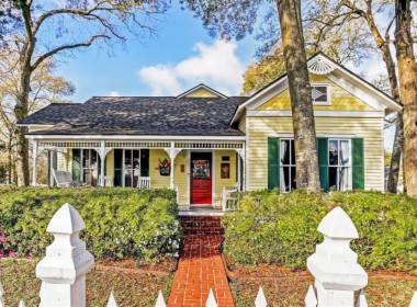 Fabulous Sealy Queen Anne – CIRCA Old Houses