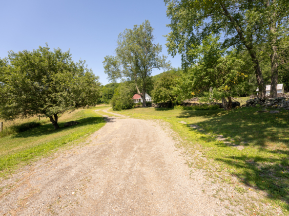 10 Cottage 1