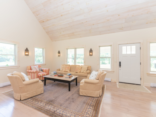 10 Cottage 11