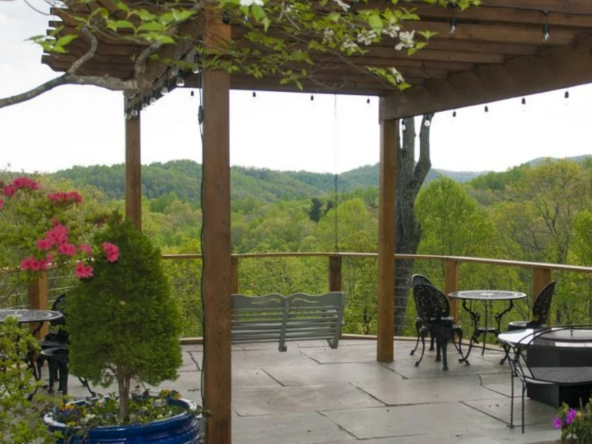 OI Newman's Restaurant Outdoor Seating with view