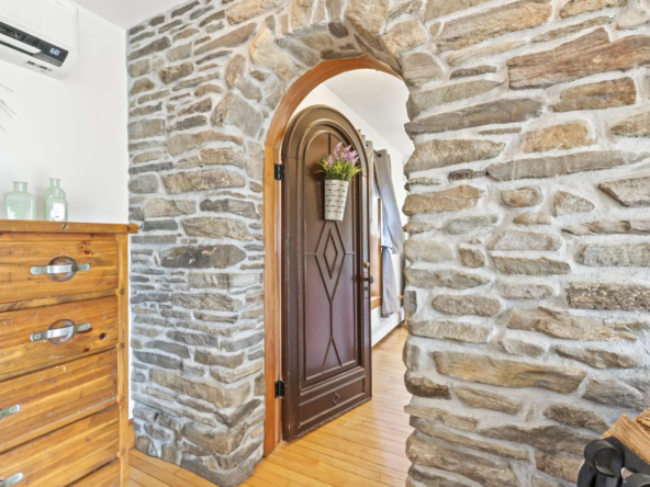 547 Ridge Rd, Monmouth, ME, 04259-18