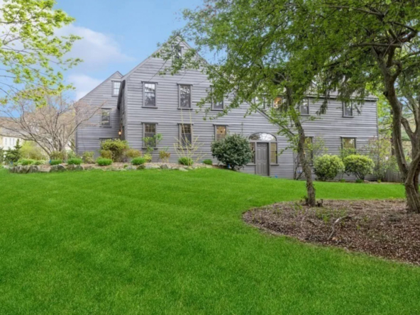 9 Old Orchard Rd, Chestnut Hill, MA, 02467-01