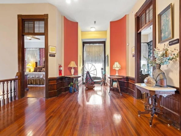 603 Emmett upstairs foyer
