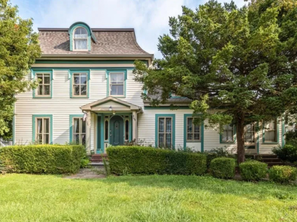 409 E Saint Clair St, Almont Vlg, MI 48003-01