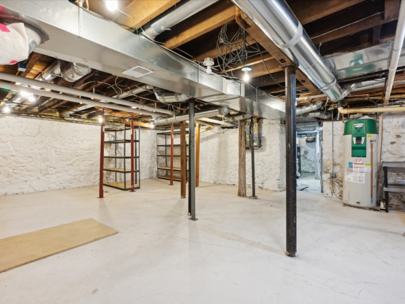 47-329-Ann-Arbor-St-Manchester-MI-48158-WindowStill-40