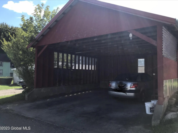 9 Ann St, Saint Johnsville, NY 13452-08