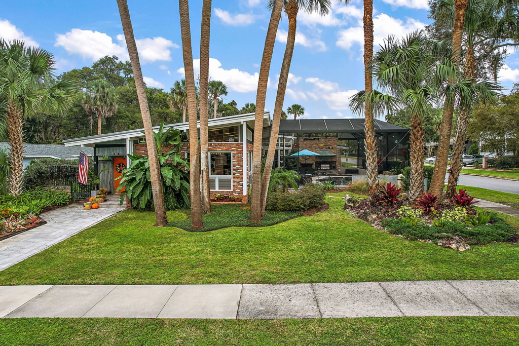 11 Modernist Homes for Sale in the U.S.
