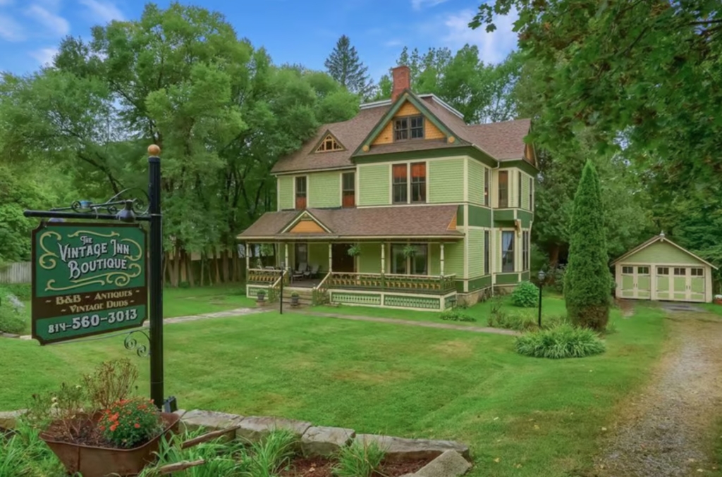 Carriage house turned B&B charms Old Louisville