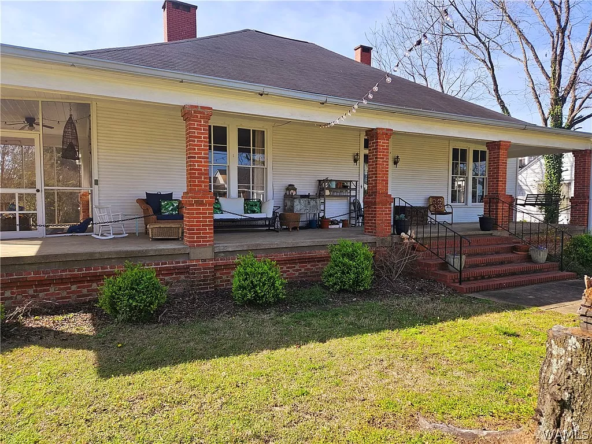 https-::www.zillow.com:homedetails:401-W-Pettus-St-Demopolis-AL-36732:104503416_zpid:-3