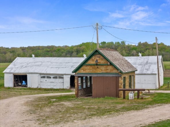 57-web-or-mls-6900-old-hwy-61