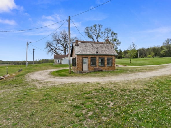 68-web-or-mls-6900-old-hwy-61