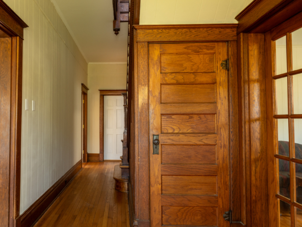 89 N Main - Entry Hall