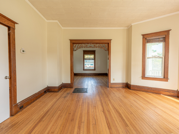 89 N Main - Parlor #3