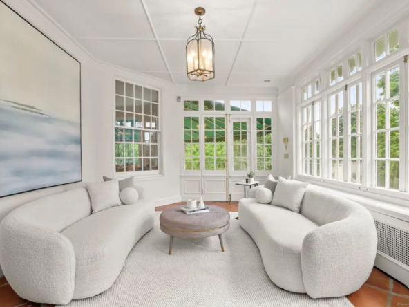 14 Meadow Drive Greenwich, CT 06831-15