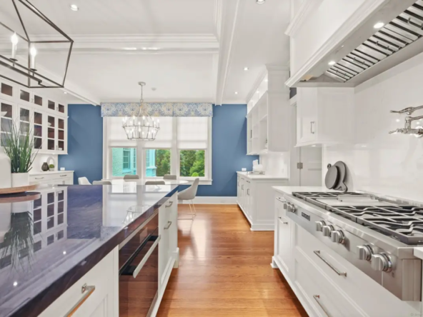 14 Meadow Drive Greenwich, CT 06831-20