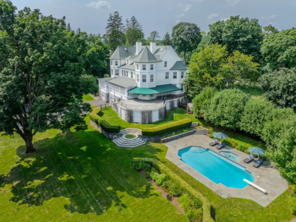 14 Meadow Drive Greenwich, CT 06831-38
