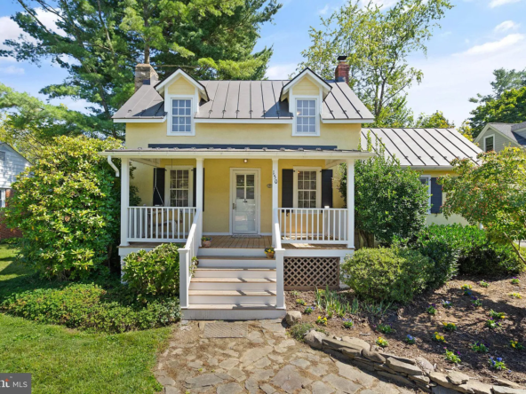 150 S Maple Ave, Purcellville, VA 20132-1