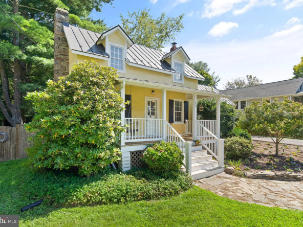 150 S Maple Ave, Purcellville, VA 20132-3