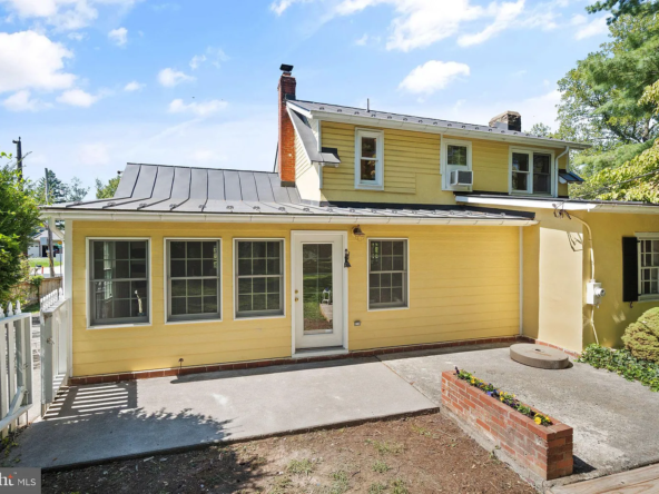 150 S Maple Ave, Purcellville, VA 20132-46