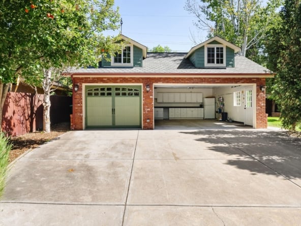 790 Oneida St-047-013-ThreeCar Detached Garage Has Cabinets Countertop And Attic Storage-MLS_Size