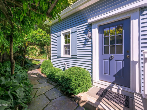 85 E Main St, Stockbridge, MA 01262-44