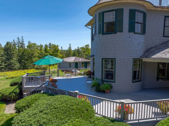 319 Grindstone Avenue, Winter Harbor, ME 04693-4