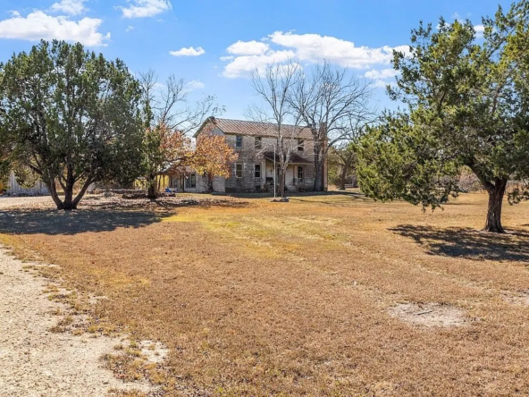 6671 N Grape Creek Rd, Fredericksburg, TX 78624-3