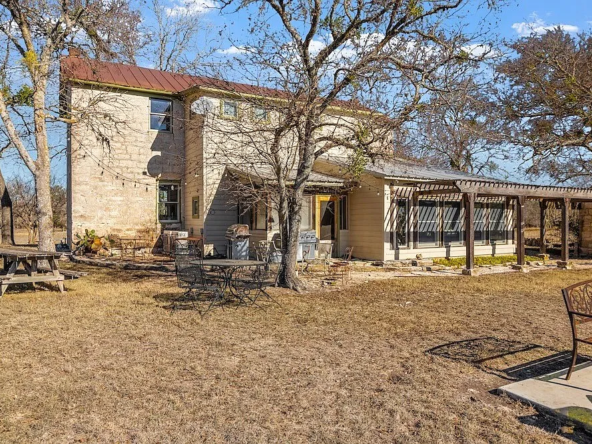 6671 N Grape Creek Rd, Fredericksburg, TX 78624-39