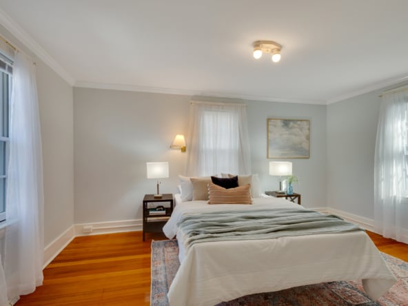 23-bedroom1