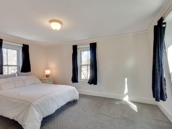 31-bedroom4