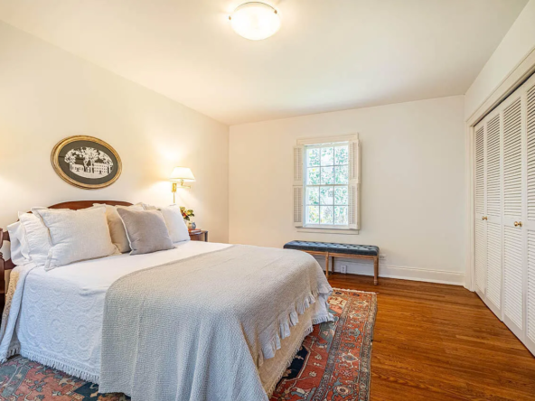 513 E Franklin St, Chapel Hill, NC 27514-28