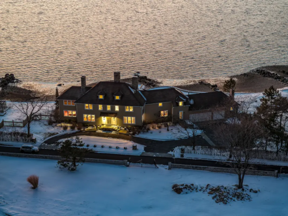 107 Saddle Rock Road Stamford, CT 06902-1