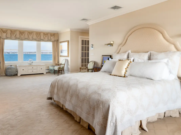 107 Saddle Rock Road Stamford, CT 06902-16