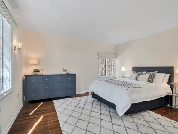 2 South Drive Larchmont, NY 10538 -21