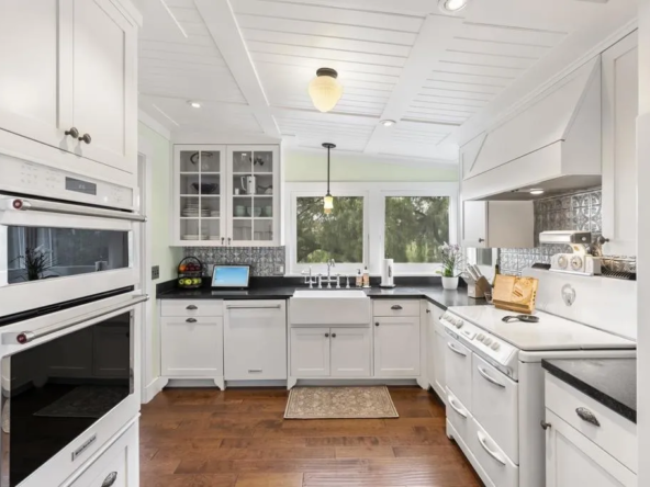 203 E 9th Ave, Escondido, CA 92025-16