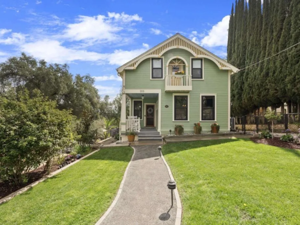 203 E 9th Ave, Escondido, CA 92025-47