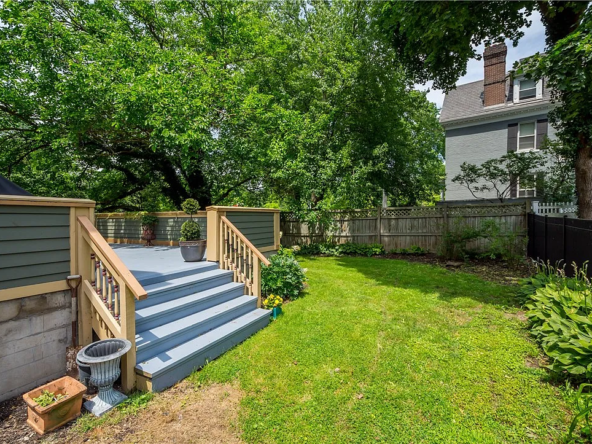 3 Beaver St, Sewickley, PA 15143-36