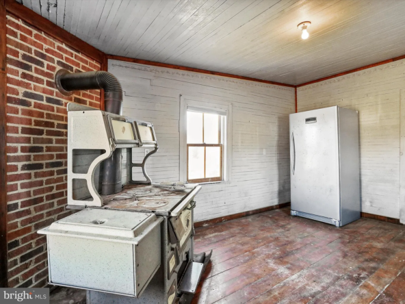 329 Miller Rd, Edinburg, VA 22824-50