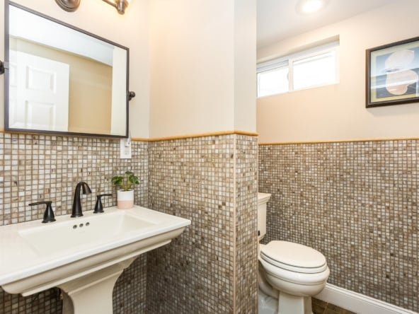 51-Powder Room