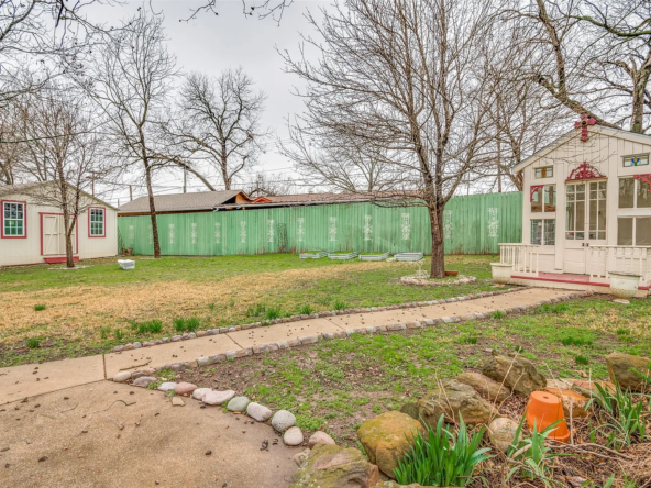 912 W Main St, Waxahachie, TX 75165-23