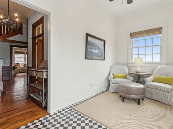10-web-or-mls-106 Carver St E (4 of 62)
