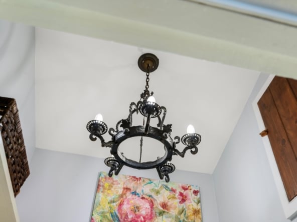 11-Chandelier