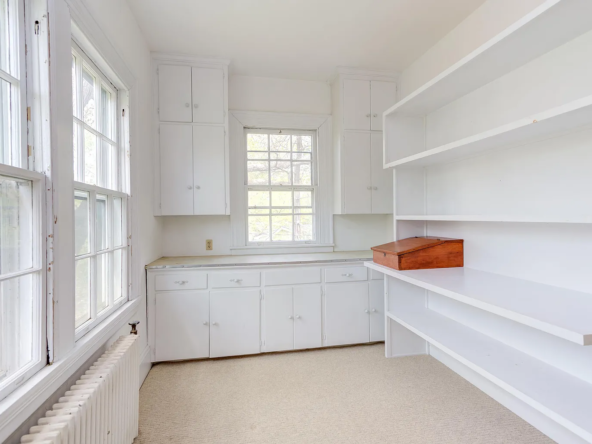 1208 College Pl, Raleigh, NC 27605-49