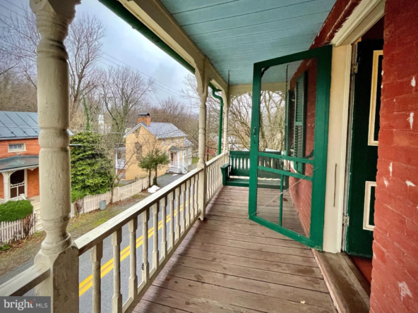 293 Union St, Harpers Ferry, WV 25425-3