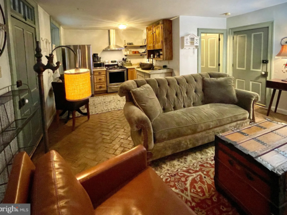 293 Union St, Harpers Ferry, WV 25425-7