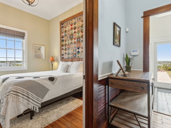 31-web-or-mls-106 Carver St E (7 of 62)