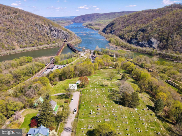 316 Filmore St, Harpers Ferry, WV 25425-3
